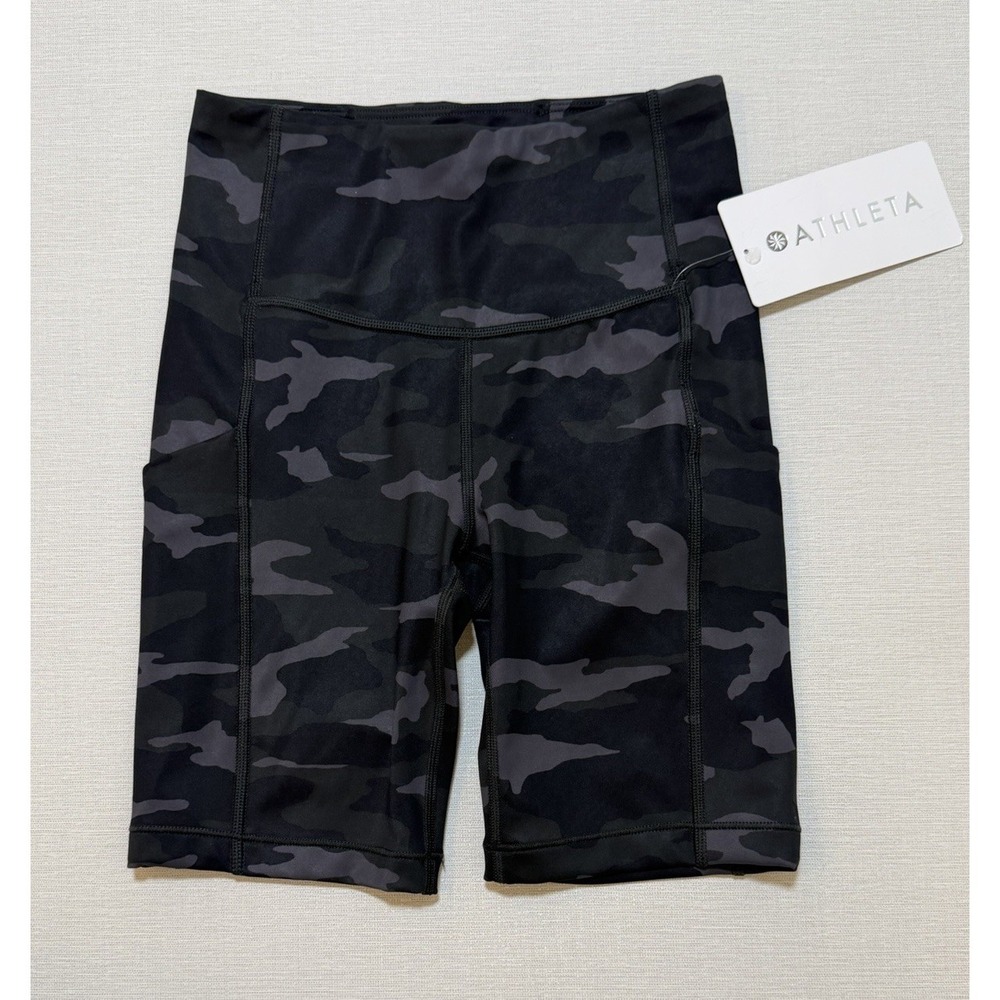 Athleta Shorts Womens 2XS Gray Camo Ultimate Stash Pocket 7 Inch Biker NWT